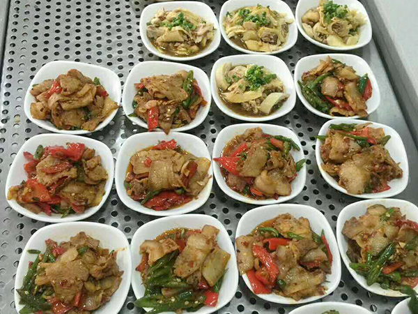 五花肉炒辣椒