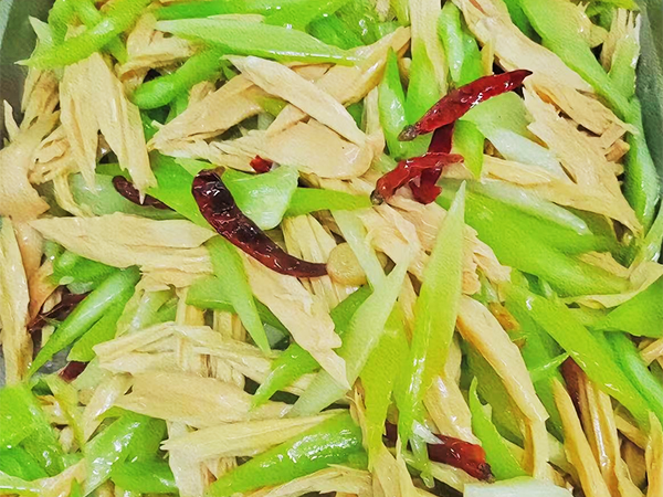 西芹拌腐竹